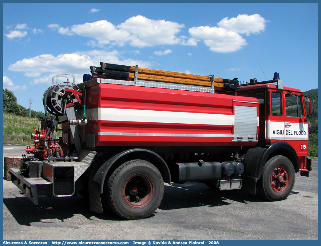 VF 10838
Corpo Nazionale Vigili del Fuoco
OM 155
Allestitori Baribbi S.p.A.
Parole chiave: Corpo;Nazionale;Vigili del Fuoco;Vigili;Fuoco;ABP;A.B.P.;AutoBottePompa;AutoBotte;OM;155;Baribbi