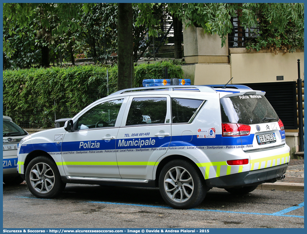 -
Polizia Municipale
Unione Comuni
della Romagna Faentina
Citroen C-Crosser
Allestitore Bertazzoni S.r.l.
Parole chiave: Polizia;Locale;Municipale;Unione;Romagna;Faentina;Faenza;Brisighella;Casola Valsenio;Castel Bolognese;Riolo Terme;Solarolo;Citroen;C-Crosser;C - Crosser;C;Crosser;Bertazzoni