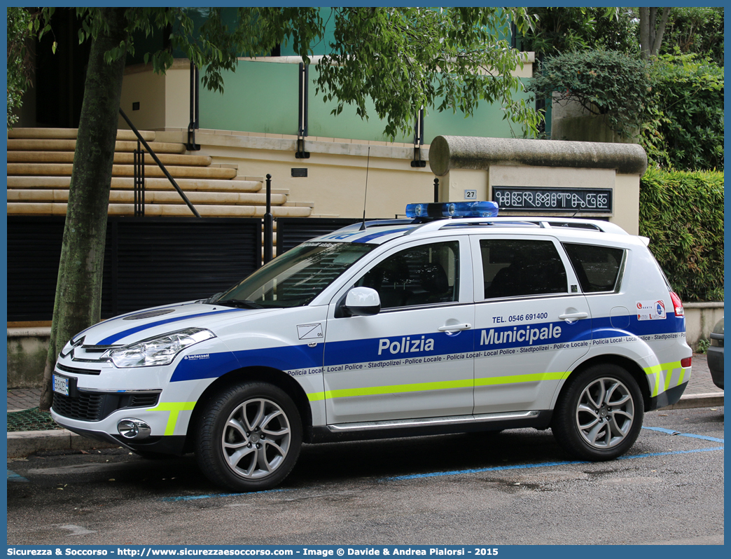 -
Polizia Municipale
Unione Comuni
della Romagna Faentina
Citroen C-Crosser
Allestitore Bertazzoni S.r.l.
Parole chiave: Polizia;Locale;Municipale;Unione;Romagna;Faentina;Faenza;Brisighella;Casola Valsenio;Castel Bolognese;Riolo Terme;Solarolo;Citroen;C-Crosser;C - Crosser;C;Crosser;Bertazzoni