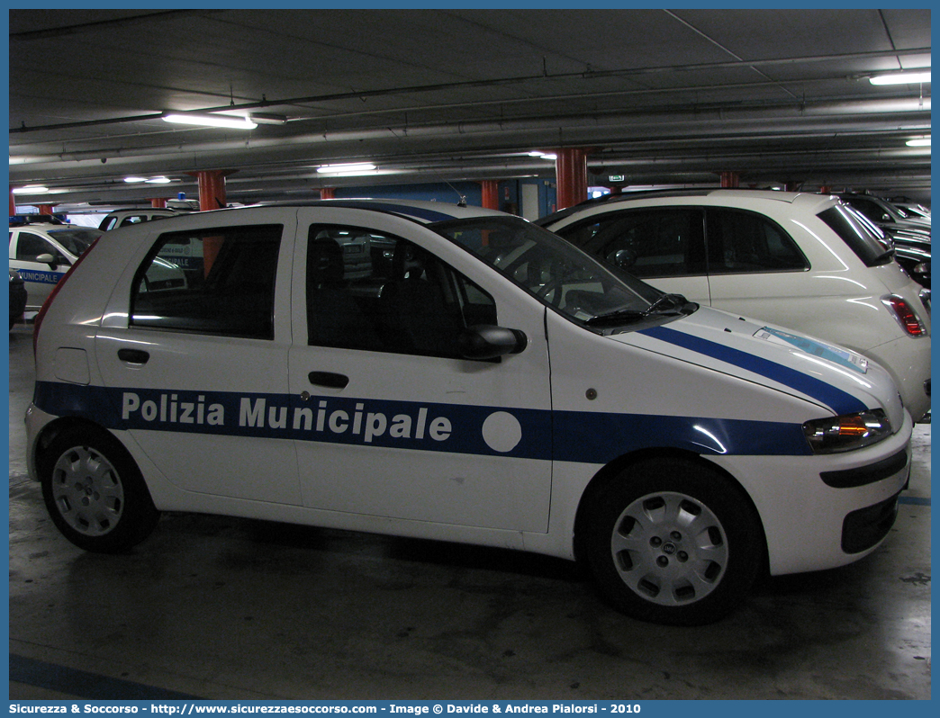 -
Polizia Municipale
Comune di Chieti
Fiat Punto II serie
Parole chiave: Polizia;Locale;Municipale;Chieti;Fiat;Punto