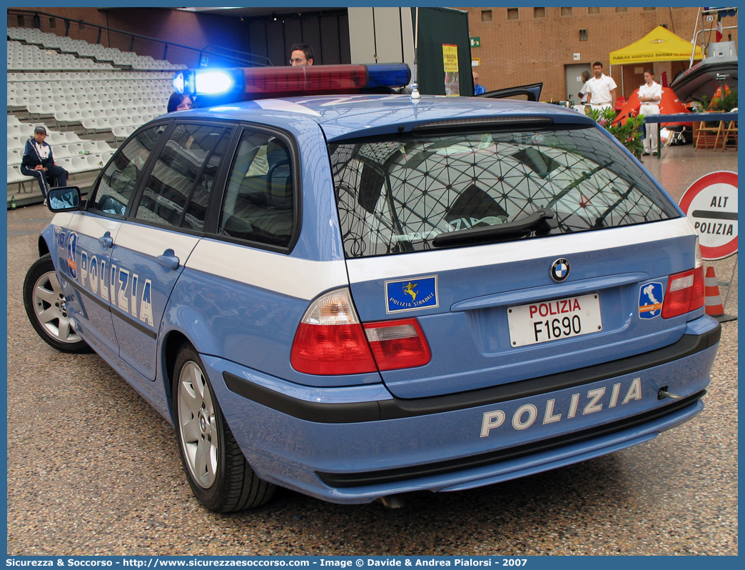 Polizia F1690
Polizia di Stato
Polizia Stradale
Autostrade per l'Italia S.p.A.
Bmw Serie 3 E46 Touring
Parole chiave: Polizia di Stato;Polizia Stradale;Autostrade per l'Italia S.p.A.;Autostrade S.p.A.;Autostrade;Italia;Bmw;Serie 3;E46;E 46;Touring