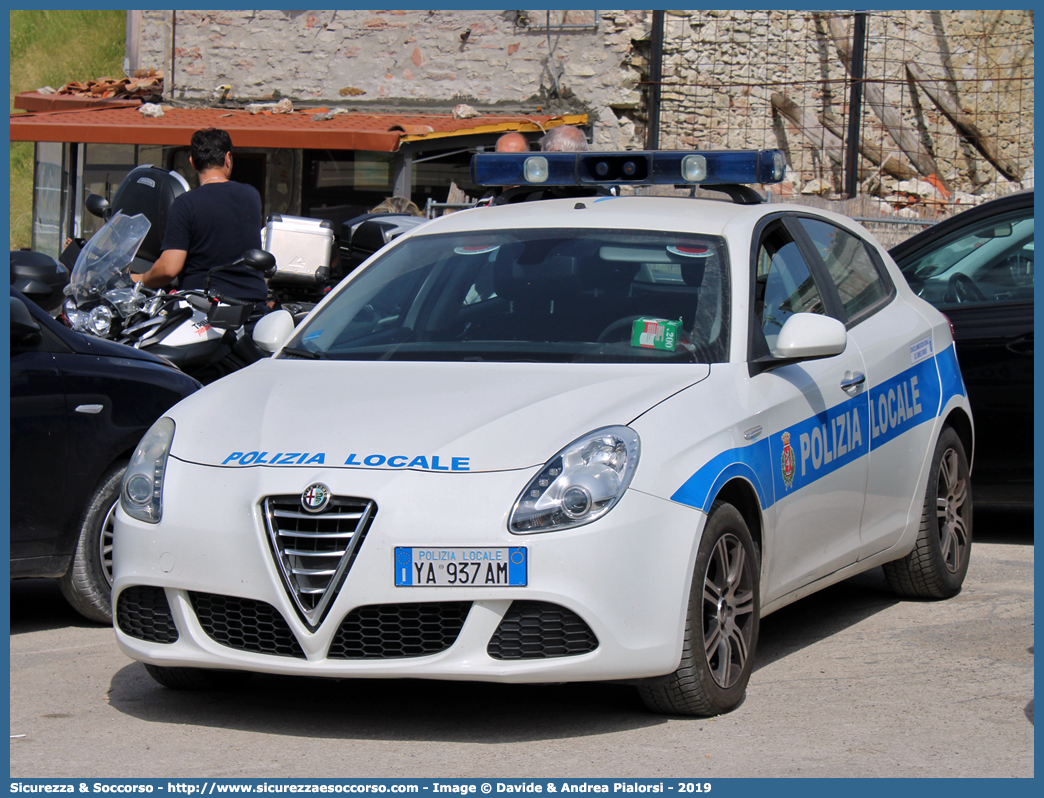 Polizia Locale YA937AM
Polizia Locale
Comune di Norcia
Alfa Romeo Nuova Giulietta
I serie
Allestitore Ciabilli S.r.l.
Parole chiave: Polizia;Locale;Municipale;Norcia;Alfa Romeo;Nuova Giulietta;Ciabilli;YA937AM;YA 937 AM