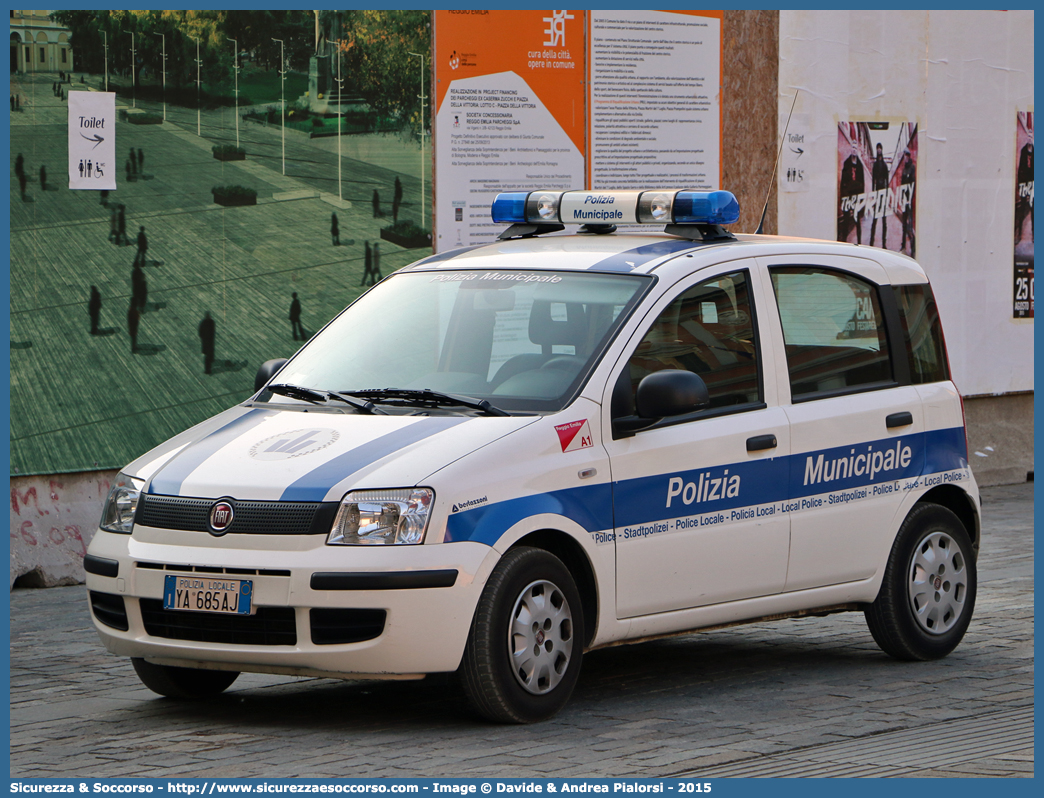 Polizia Locale YA685AJ
Polizia Municipale
Comune di Reggio Emilia
Fiat Nuova Panda I serie
Allestitore Bertazzoni S.r.l.
Parole chiave: Polizia;Locale;Municipale;Reggio Emilia;Fiat;Nuova Panda;Bertazzoni;YA685AJ;YA 685 AJ