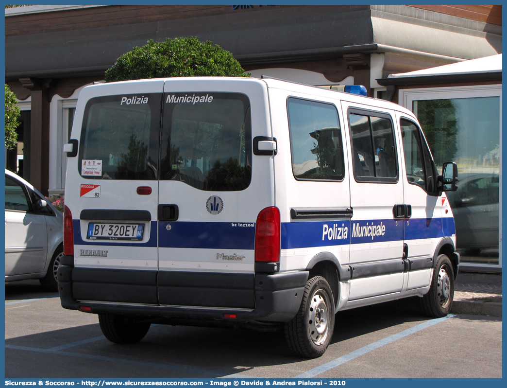 -
Polizia Municipale
Comune di Bologna
Renault Master II serie
Allestitore Bertazzoni S.r.l.
Parole chiave: Polizia;Municipale;Locale;Bologna;Renault;Master;Bertazzoni