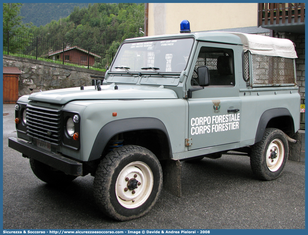 CF 077 AO
Corpo Forestale
Regione Valle d'Aosta
Lando Rover Defender 90
Parole chiave: Corpo;Forestale;Aosta;CF;C.F.;AO;A.O.;Land Rover;Defender;Defender 90;CF 077 AO;CF077AO