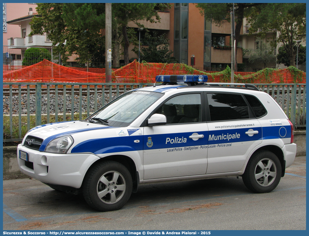 -
Polizia Municipale
Corpo Intercomunale
dell'Alto Ferrarese
Hyundai Tucson I serie
Allestitore Focaccia Group S.r.l.
Parole chiave: Polizia;Locale;Municipale;Alto Ferrarese;Bondeno;Mirabello;Poggio Renatico;Sant’Agostino;Sant Agostino;Hyundai;Tucson;Focaccia