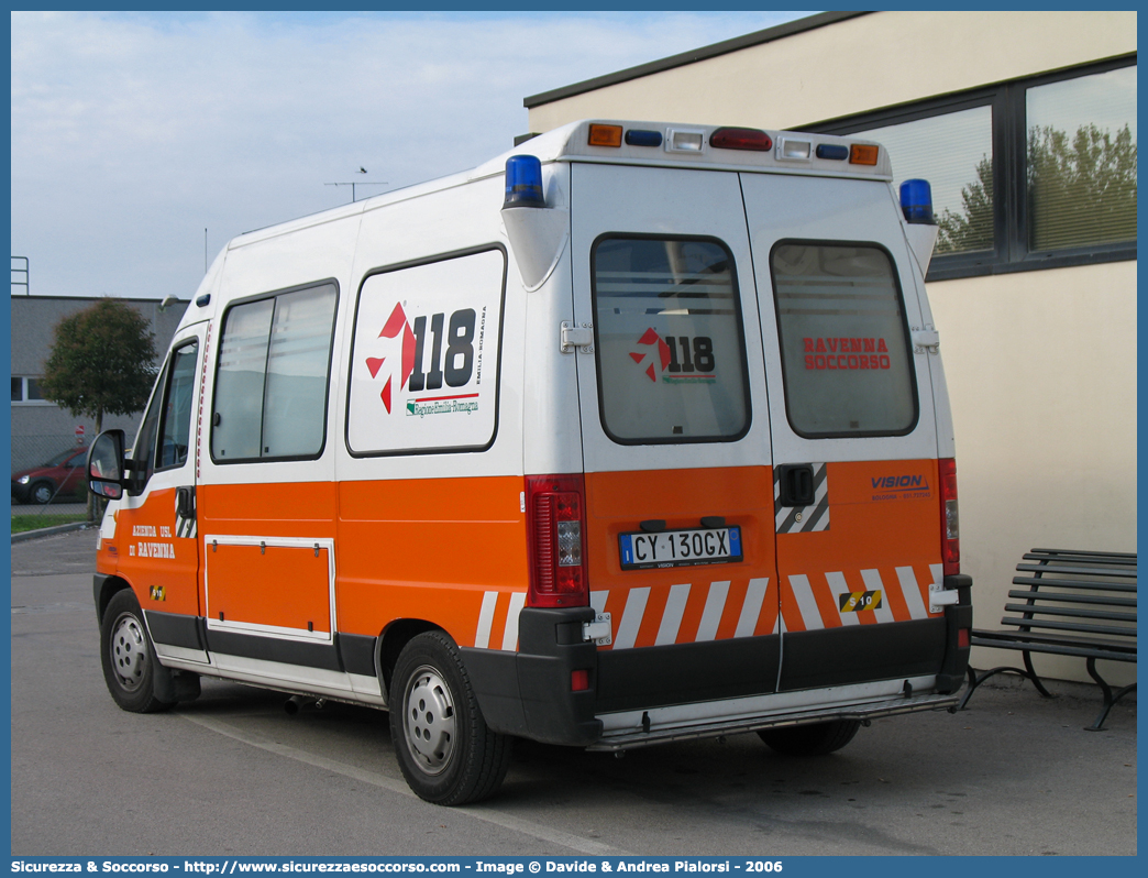 RA 10
118 Romagna Soccorso
Ambito Territoriale di Ravenna
Fiat Ducato II serie restyling
Allestitore Vision S.r.l.
Parole chiave: 118;Romagna;Ravenna;Soccorso;Ambulanza;Autoambulanza;Fiat;Ducato;Vision