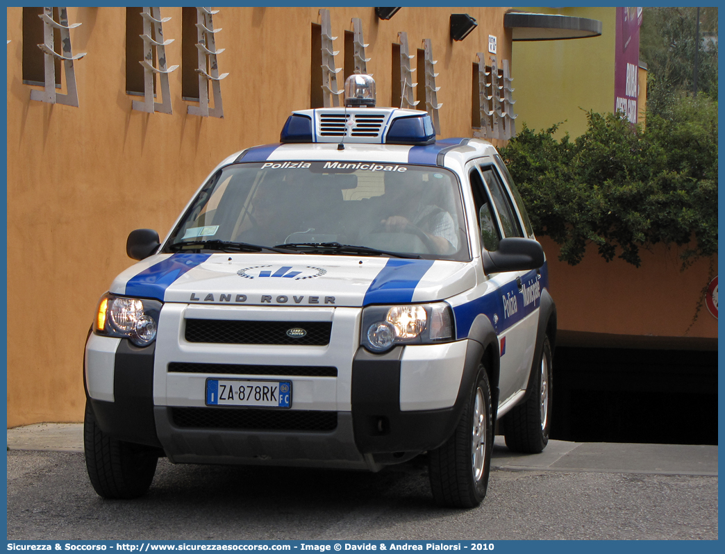 -
Polizia Municipale
Comune di Cesenatico
Land Rover Freelander
I serie restyling
Parole chiave: Polizia;Locale;Municipale;Cesenatico;Land Rover;Freelander