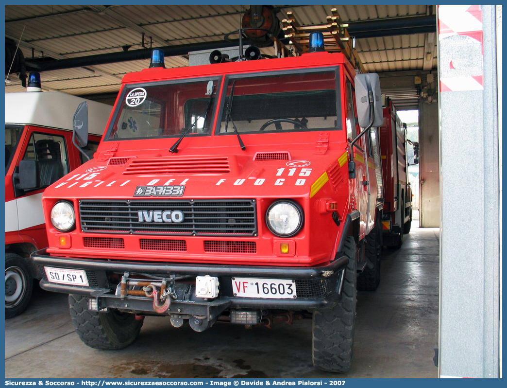 VF 16603
Corpo Nazionale Vigili del Fuoco
Iveco 40-10WM
Allestitore Baribbi S.p.A.
Parole chiave: VF;V.F.;VVF;V.V.F.;Corpo;Nazionale;Vigili;del;Fuoco;Polisoccorso;Iveco;40-10WM;40;10;WM;VM90;VM 90;Magirus