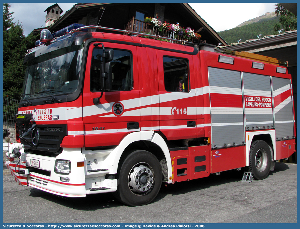 VF 24132
Vigili del Fuoco
Regione Autonoma Valle d'Aosta
Mercedes Benz Actros 1841
Parole chiave: VF;V.F.;Vigili;Fuoco;Regione;Autonoma;Valle;Aosta;Mercedes Benz;Actros;1841