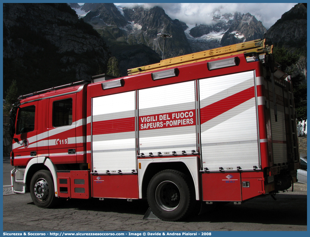 VF 24132
Vigili del Fuoco
Regione Autonoma Valle d'Aosta
Mercedes Benz Actros 1841
Parole chiave: VF;V.F.;Vigili;Fuoco;Regione;Autonoma;Valle;Aosta;Mercedes Benz;Actros;1841