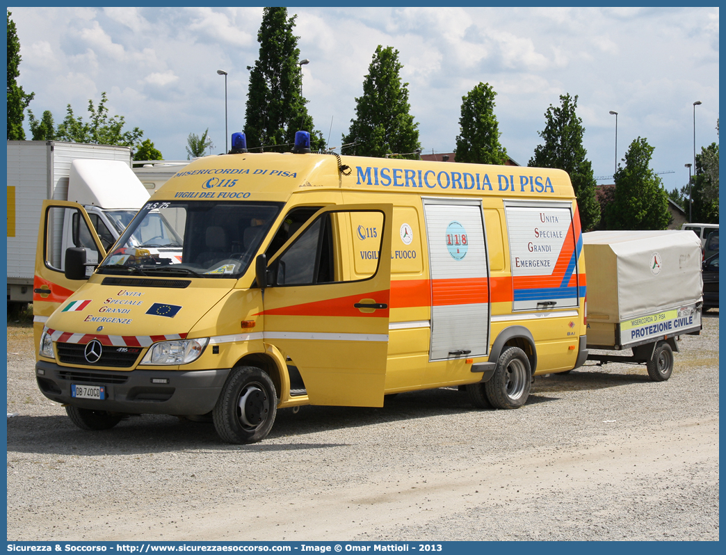 PLS 75
Misericordia di Pisa
Mercedes Benz Sprinter 416 I serie restyling
Allestitore BAI S.r.l.
(variante)
Parole chiave: Misericordia;Misericordie;Pisa;Mercedes Benz;Sprinter;416;USGE;U.S.G.E.;Unità;Speciale;Grandi;Emergenze;BAI;B.A.I.