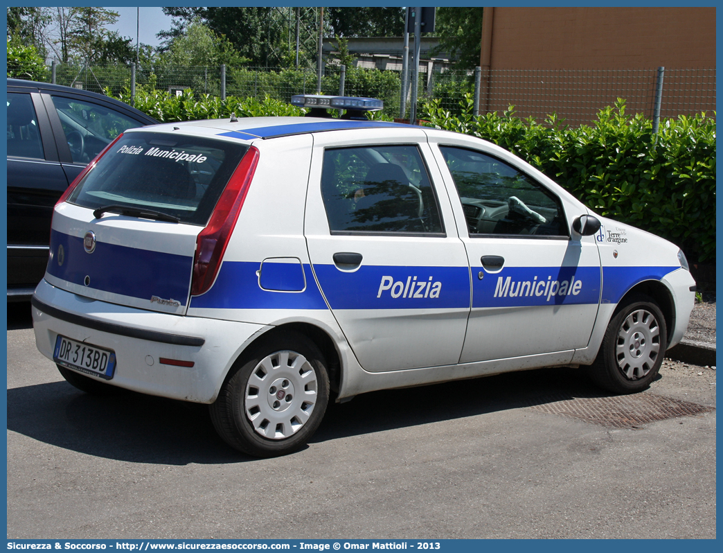 -
Polizia Municipale
Unione Terre d'Argine
Fiat Punto III serie restyling
Allestitore Olmedo S.p.A.
Parole chiave: Polizia;Locale;Municipale;Terre d&#039;Argine;Terre Argine;Campogalliano;Carpi;Novi di Modena;Soliera;Fiat;Punto;Olmedo