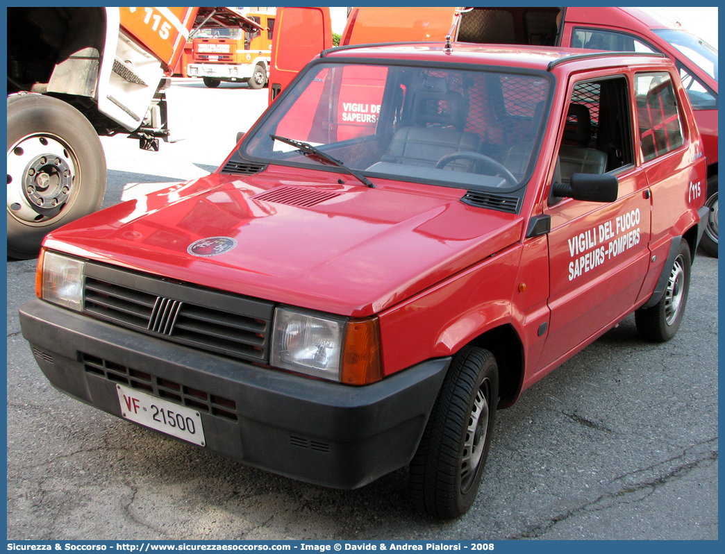 VF 21500
Vigili del Fuoco
Regione Autonoma Valle d'Aosta
Fiat Panda II serie
Parole chiave: VF;V.F.;Vigili;Fuoco;Regione;Autonoma;Valle;Aosta;Fiat;Panda;21500