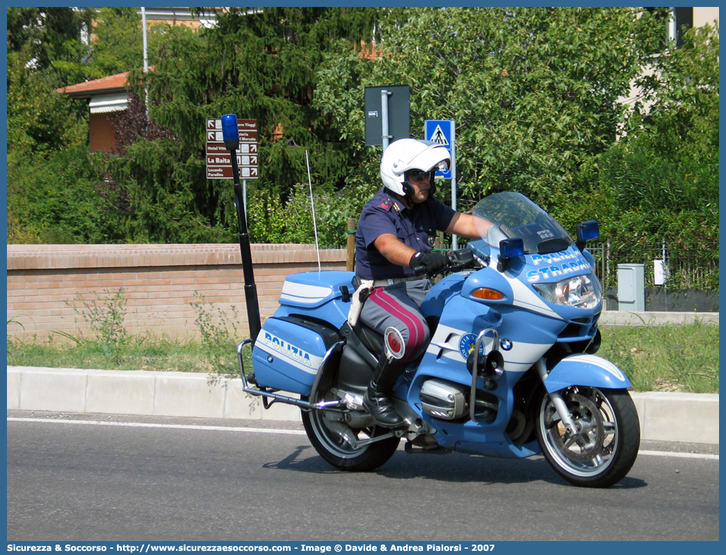 -
Polizia di Stato
Polizia Stradale
Bmw R850RT II serie
Parole chiave: Polizia di Stato;Polizia;PS;Polizia Stradale;BMW;R850;RT