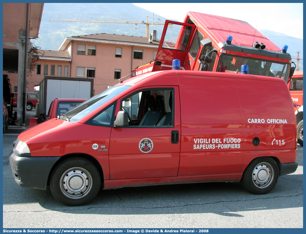 VF 21508
Vigili del Fuoco
Regione Autonoma Valle d'Aosta
Fiat Scudo I serie
Parole chiave: VF;V.F.;Vigili;Fuoco;Regione;Autonoma;Valle;Aosta;Fiat;Scudo;21508