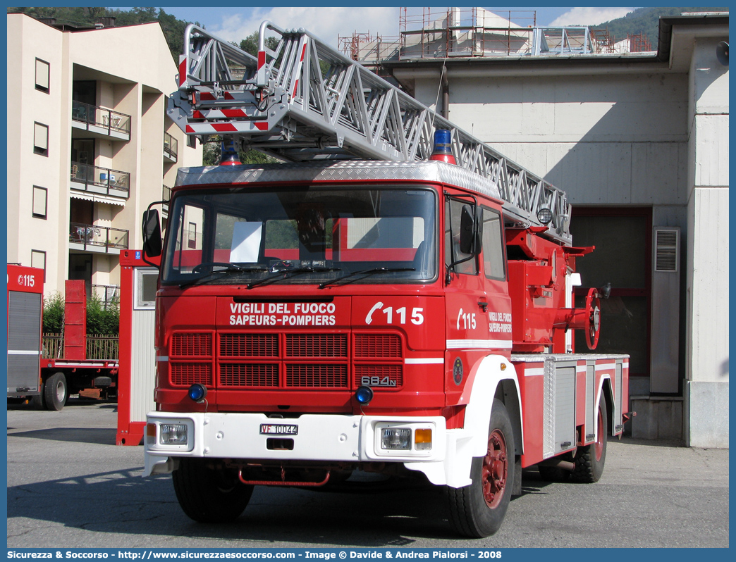 VF 10044
Vigili del Fuoco
Regione Autonoma Valle d'Aosta
Fiat 684N
Parole chiave: VF;V.F.;Vigili;Fuoco;Regione;Autonoma;Valle;Aosta;Fiat;684N;10044