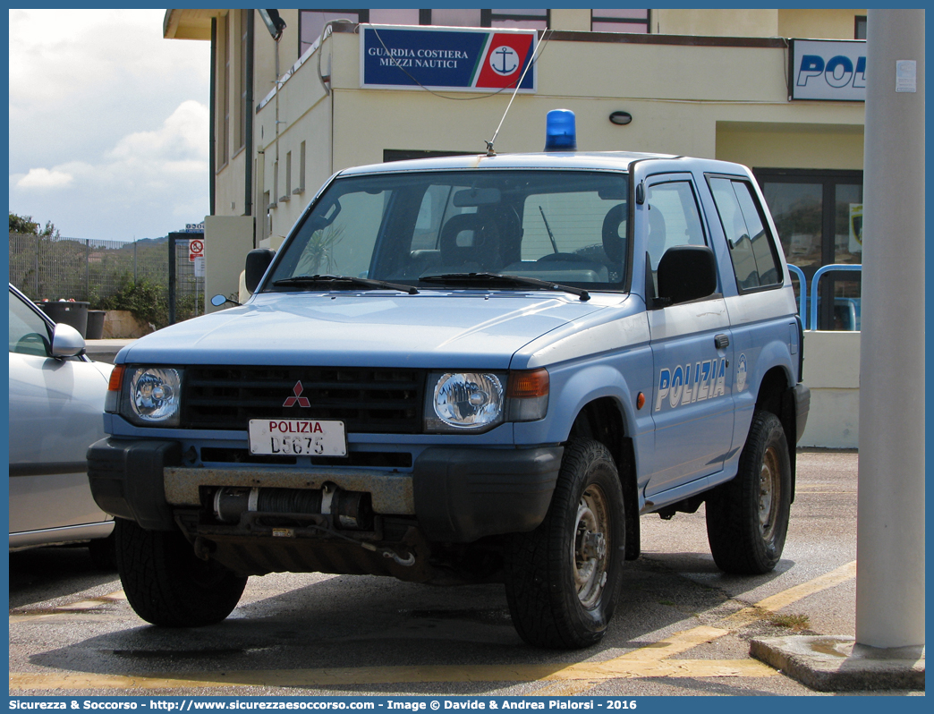 Polizia D5675
Polizia di Stato
Mitsubishi Pajero V20 SWB
Parole chiave: PS;P.S.;Polizia;di;Stato;Polizia;Pubblica;Sicurezza;Mitsubishi;Pajero;V20;SWB