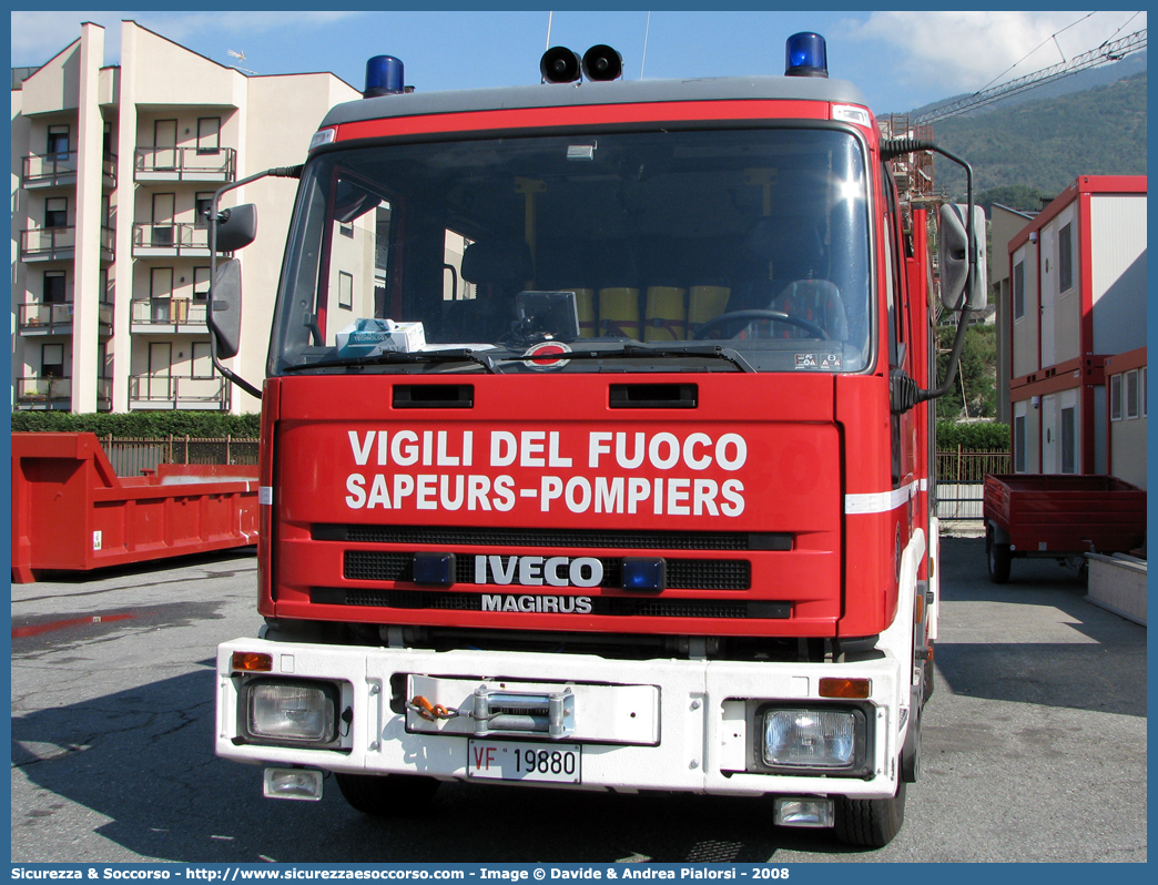 VF 19880
Vigili del Fuoco
Regione Autonoma Valle d'Aosta
Iveco Magirus EuroFire 100E21 I serie
Parole chiave: VF;V.F.;Vigili;Fuoco;Regione;Autonoma;Valle;Aosta;Iveco;Magirus;EuroFire;100E21 I serie;19880