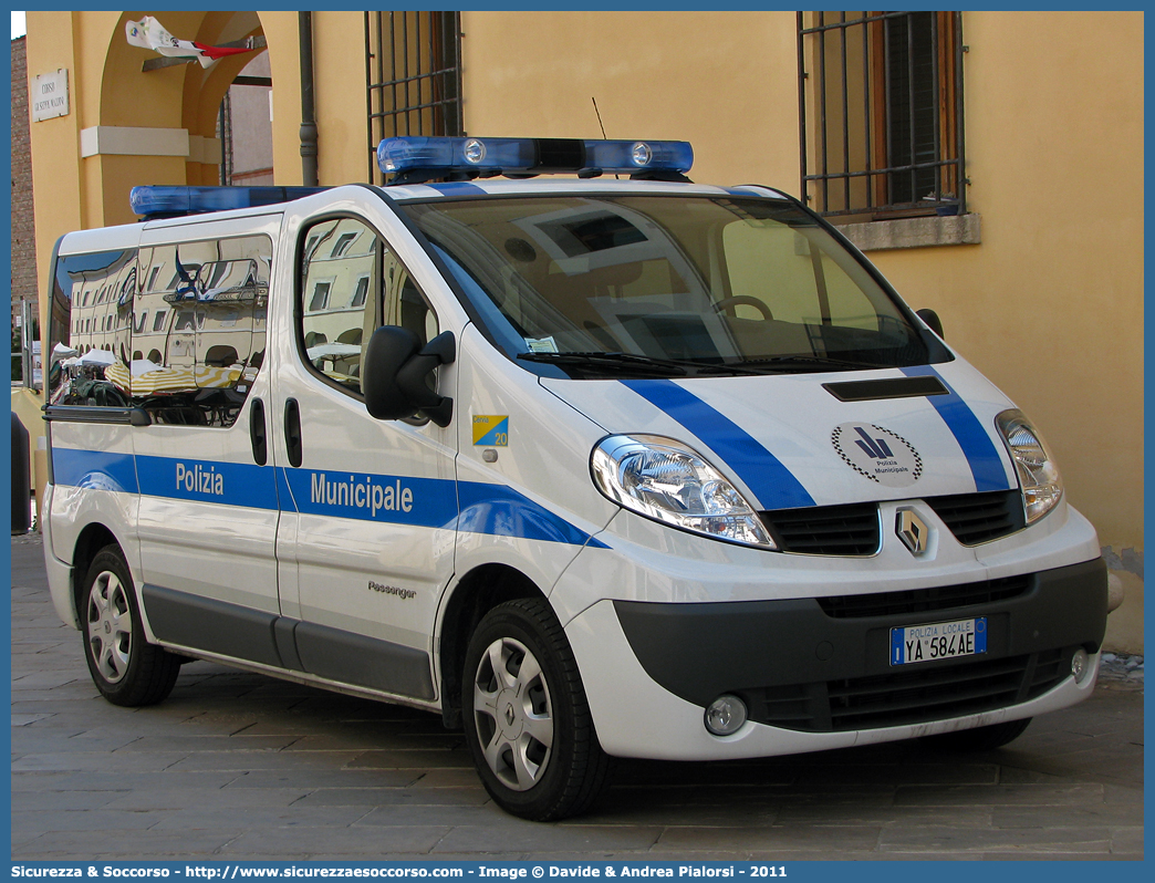 Polizia Locale YA584AE
Polizia Municipale
Comune di Cervia
Renault Trafic III serie
Allestitore Focaccia Group S.r.l.
Parole chiave: Polizia;Locale;Municipale;Cervia;Renault;Trafic;Focaccia;YA584AE;YA 584 AE