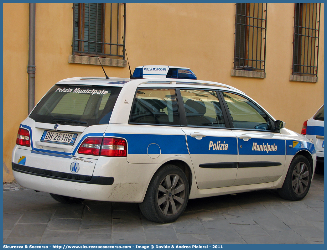 -
Polizia Municipale
Comune di Cervia
Fiat Stilo Multiwagon
Allestitore Focaccia Group S.r.l.
Parole chiave: Polizia;Locale;Municipale;Cervia;Fiat;Stilo;Multiwagon;Focaccia