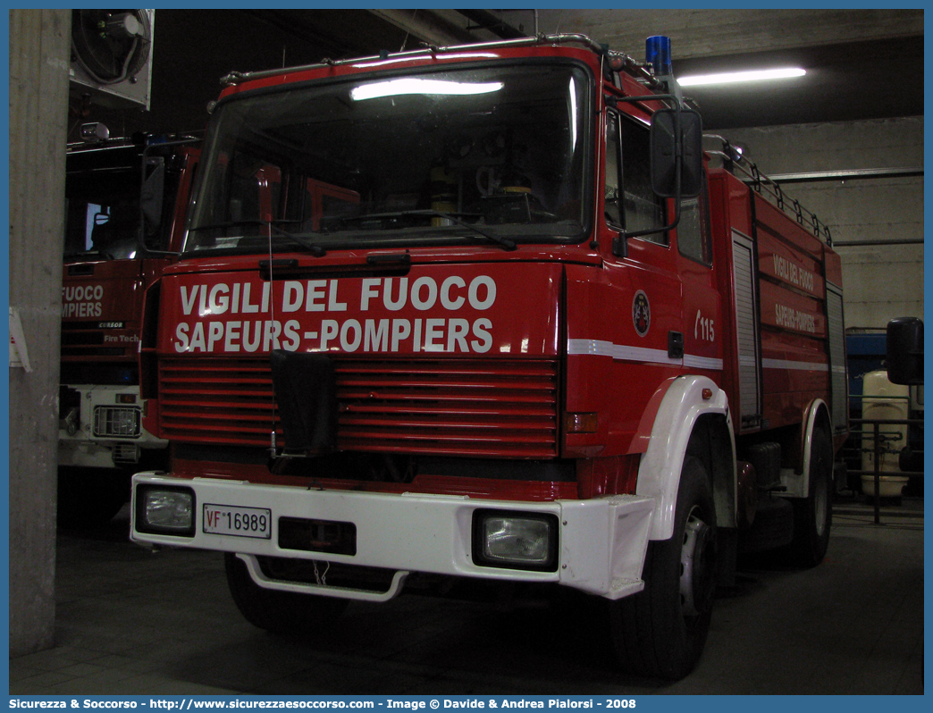 VF 16989
Vigili del Fuoco
Regione Autonoma Valle d'Aosta
Iveco 190-26
Parole chiave: VVF;V.V.F.;Vigili;del;Fuoco;Regione;Autonoma;Valle;Aosta;Iveco;190-26