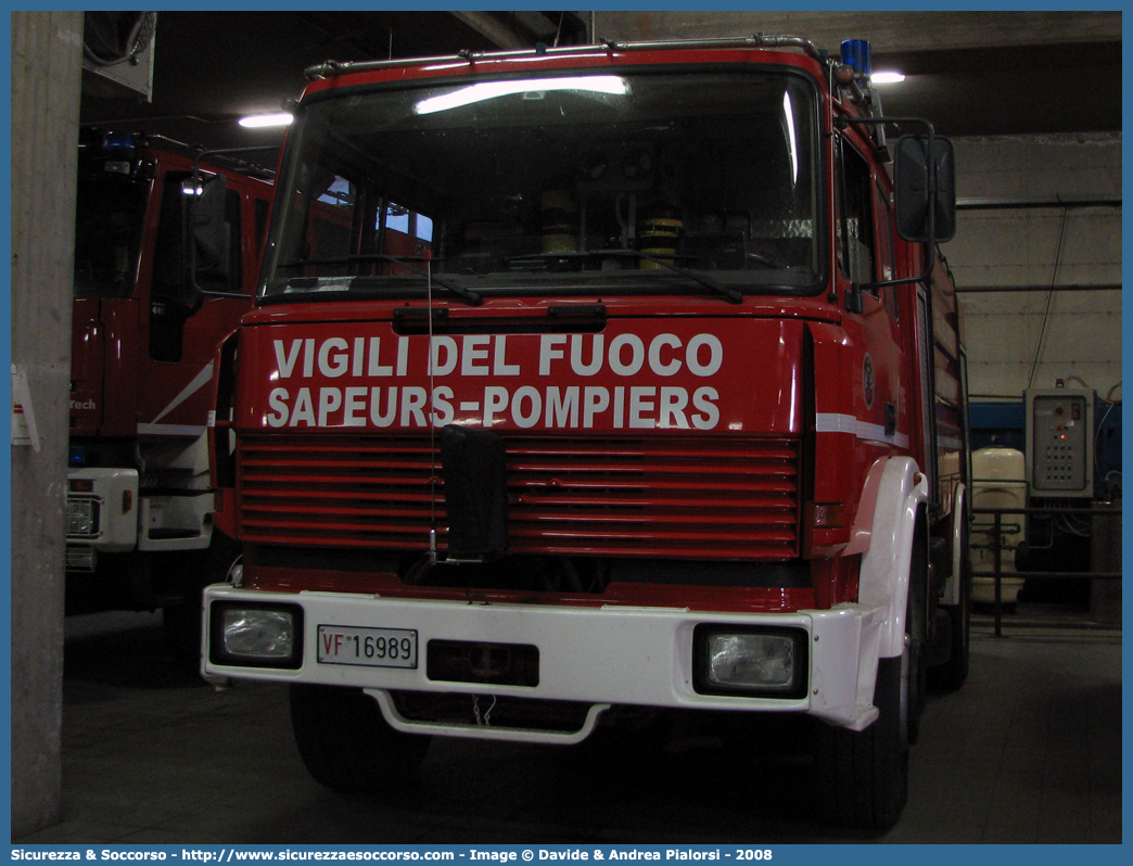 VF 16989
Vigili del Fuoco
Regione Autonoma Valle d'Aosta
Iveco 190-26
Parole chiave: VVF;V.V.F.;Vigili;del;Fuoco;Regione;Autonoma;Valle;Aosta;Iveco;190-26