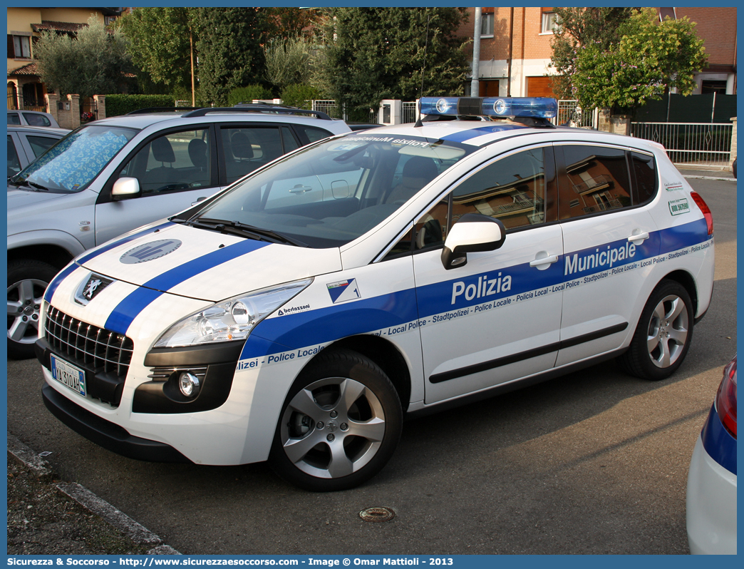 Polizia Locale YA310AH
Polizia Municipale
Corpo Unico Intercomunale
Terre del Tricolore
Peugeot 3008 I serie
Allestitore Bertazzoni S.r.l.
Parole chiave: Polizia;Locale;Municipale;Terre del Tricolore;Brescello;Cadelbosco di Sopra;Castelnovo di Sotto;Poviglio;Peugeot;3008;Bertazzoni;YA310AH;YA 310 AH