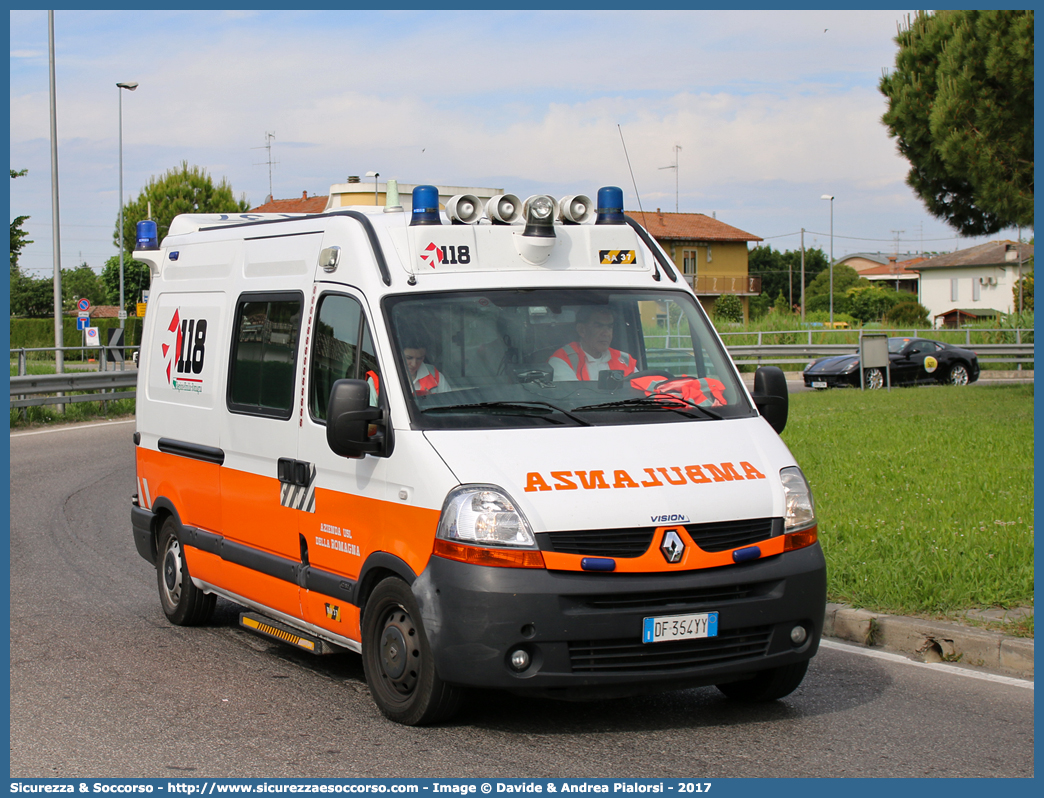 RA 37
118 Romagna Soccorso
Ambito Territoriale di Ravenna
Renault Master III serie
Allestitore Vision S.r.l.
Parole chiave: Renault;Master;118;Romagna;Ravenna;Soccorso;Ambulanza;Autoambulanza;Vision