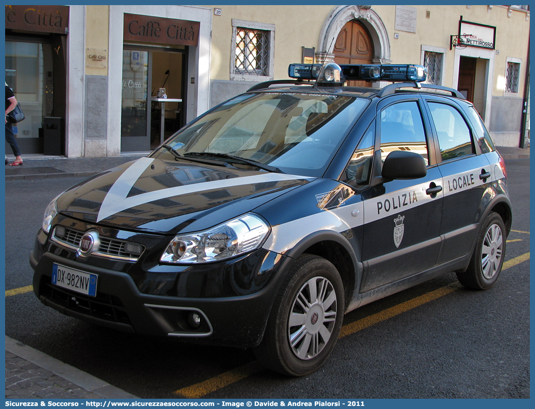 -
Polizia Locale
Corpo Intercomunale
Rovereto e Valli del Leno
Fiat Sedici II serie
Parole chiave: Polizia;Locale;Municipale;Rovereto;Valli;Leno;Terragnolo;Trambileno;Fiat;Sedici