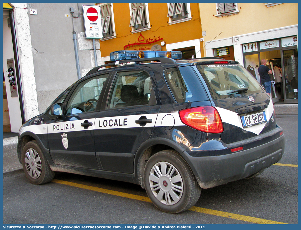 -
Polizia Locale
Corpo Intercomunale
Rovereto e Valli del Leno
Fiat Sedici II serie
Parole chiave: Polizia;Locale;Municipale;Rovereto;Valli;Leno;Terragnolo;Trambileno;Fiat;Sedici