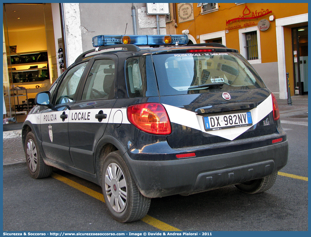 -
Polizia Locale
Corpo Intercomunale
Rovereto e Valli del Leno
Fiat Sedici II serie
Parole chiave: Polizia;Locale;Municipale;Rovereto;Valli;Leno;Terragnolo;Trambileno;Fiat;Sedici