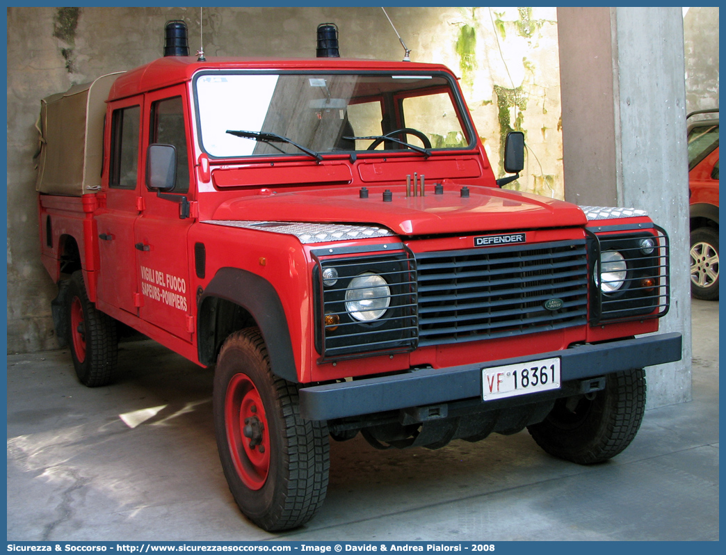 VF 18361
Vigili del Fuoco
Regione Autonoma Valle d'Aosta
Land Rover Defender 130
Parole chiave: VF;V.F.;Vigili;Fuoco;Regione;Autonoma;Valle;Aosta;Land Rover;Defender;130;18361