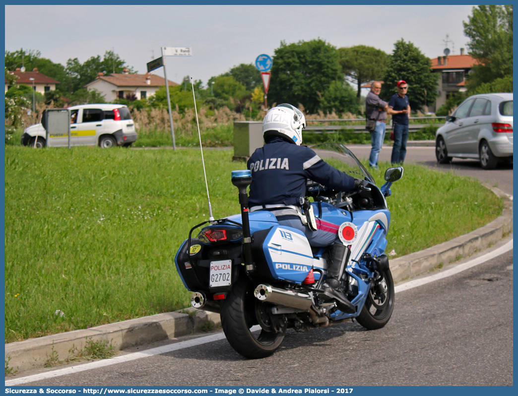 Polizia G2702
Polizia di Stato
Polizia Stradale
Yamaha FJR1300
Parole chiave: Polizia di Stato;Polizia;PS;Stradale;Yamaha;FJR1300;FJR;1300