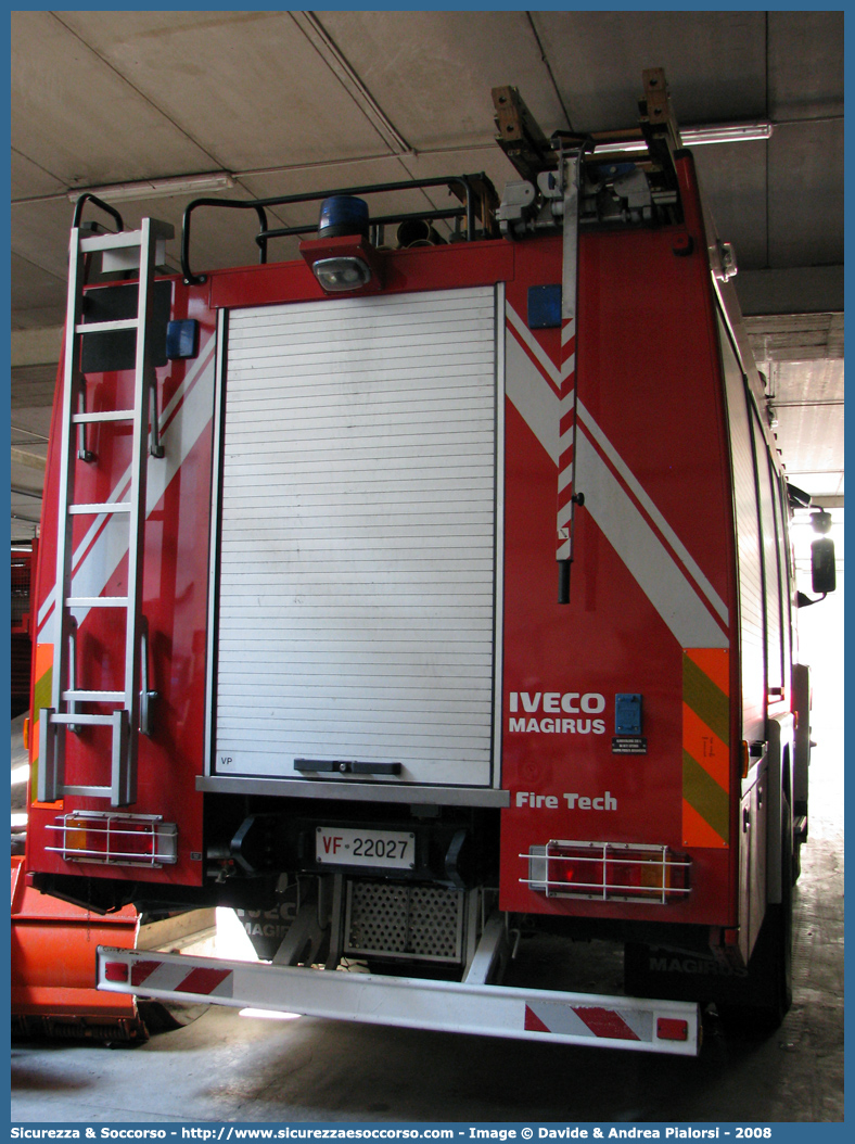 VF 22027
Vigili del Fuoco
Regione Autonoma Valle d'Aosta
Iveco Magirus FireTech 190E31 I serie
Parole chiave: VVF;V.V.F.;Vigili;del;Fuoco;Regione;Autonoma;Valle;Aosta;Iveco;Magirus;FireTech;190E31