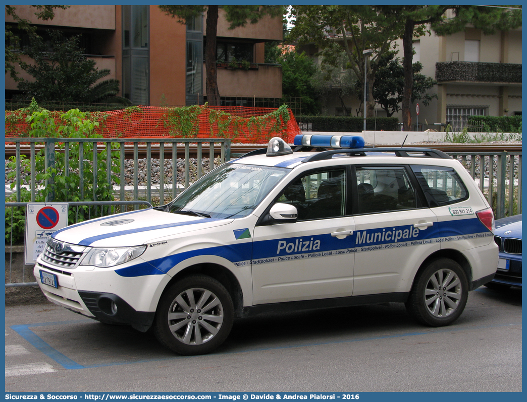 Polizia Locale YA791AJ
Polizia Municipale
Unione Comuni Bassa Reggiana
Subaru Forester V serie
Allestitore Bertazzoni S.r.l.
Parole chiave: Polizia;Locale;Municipale;Bassa Reggiana;Boretto;Brescello;Gualtieri;Guastalla;Luzzara;Novellara;Poviglio;Reggiolo;Subaru;Forester;Bertazzoni;YA791AJ;YA 791 AJ