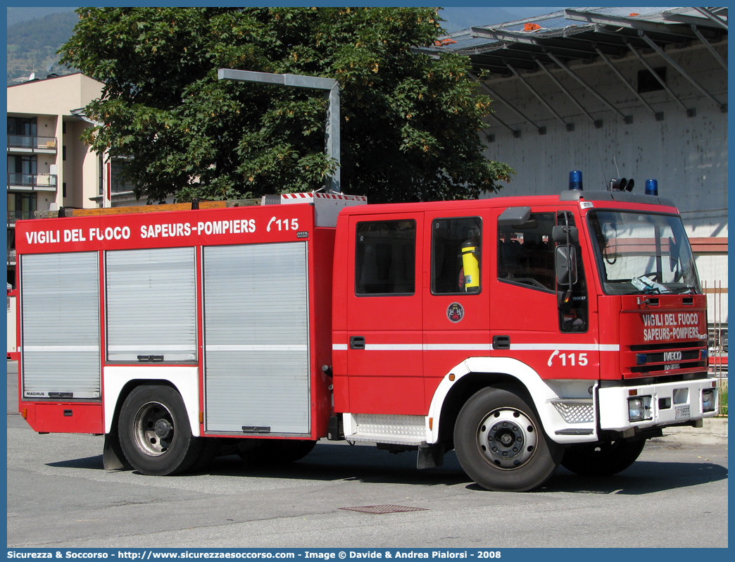 VF 18533
Vigili del Fuoco
Regione Autonoma Valle d'Aosta
Iveco EuroFire 150E27 I serie
Parole chiave: VF;V.F.;Vigili;Fuoco;Regione;Autonoma;Valle;Aosta;Iveco;Magirus;EuroFire;150E27 I serie;18533