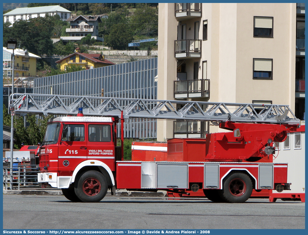 VF 10044
Vigili del Fuoco
Regione Autonoma Valle d'Aosta
Fiat 684N
Parole chiave: VF;V.F.;Vigili;Fuoco;Regione;Autonoma;Valle;Aosta;Fiat;684N;10044