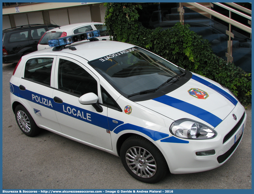 Polizia Locale YA094AL
Polizia Locale
Comune di Civitavecchia
Fiat Punto IV serie
Allestitore Elevox S.r.l.
Parole chiave: PL;P.L.;PM;P.M.;Polizia;Locale;Municipale;Civitavecchia;Fiat;Punto;Elevox;YA094AL;YA 094 AL