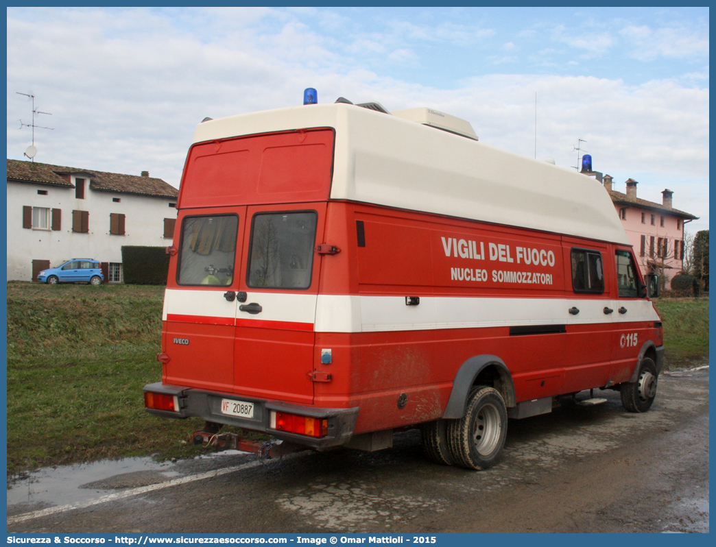 VF 20887
Corpo Nazionale Vigili del Fuoco
Nucleo Soccorso Subacqueo e Acquatico
Iveco Daily 59-12 II serie
(variante)
Parole chiave: VVF;V.V.F.;Corpo;Nazionale;Vigili;del;Fuoco;Iveco;Daily;59-12;59.12;NSSA;N.S.S.A.;Soccorso;Subacqueo;Acquatico;Sommozzatori;Subacquei