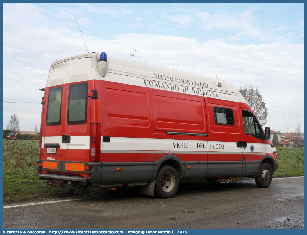 VF 21493
Corpo Nazionale Vigili del Fuoco
Nucleo Soccorso Subacqueo e Acquatico
Iveco Daily 60C15 III serie
Allestitore EDM S.r.l.
(variante)
Parole chiave: Corpo;Nazionale;Vigili del Fuoco;Vigili;Fuoco;Iveco;Daily;60C15;NSSA;N.S.S.A.;Soccorso;Subacqueo;Acquatico;Sommozzatori;Subacquei;EDM;E.D.M.