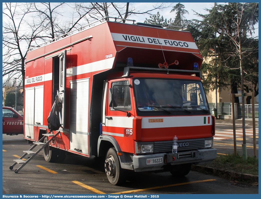 VF 16223
Corpo Nazionale Vigili del Fuoco
Iveco 95-14 Zeta
Allestitore Baribbi S.p.A.
Parole chiave: VVF;V.V.F.;Corpo;Nazionale;Vigili;del;Fuoco;Polilogistici;Polilogistico;Iveco;95-14;95;14;Zeta;16223