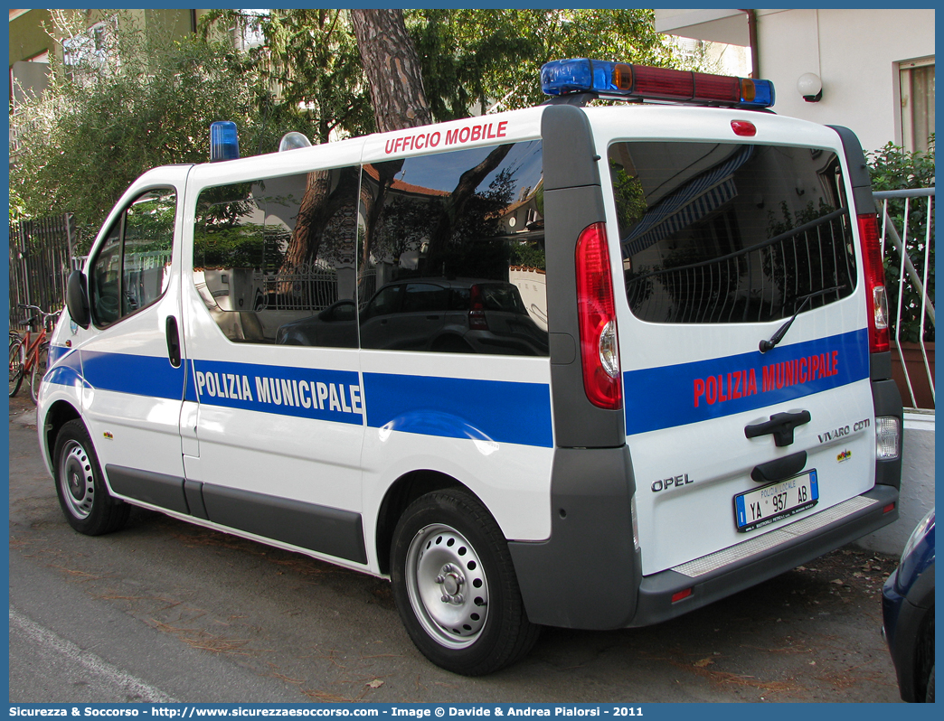 Polizia Locale YA937AB
Polizia Municipale
Comune di Ruvo di Puglia
Opel Vivaro I serie
Parole chiave: Polizia;Locale;Municipale;Ruvo di Puglia;Opel;Vivaro;YA937AB;YA 937 AB