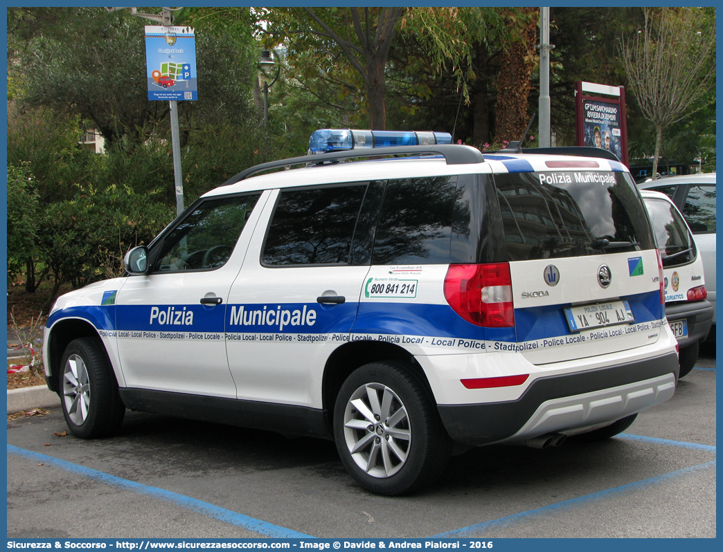 Polizia Locale YA904AJ
Polizia Municipale
Unione Comuni Bassa Reggiana
Skoda Yeti II serie
Allestitore Bertazzoni S.r.l.
Parole chiave: Polizia;Locale;Municipale;Bassa Reggiana;Boretto;Brescello;Gualtieri;Guastalla;Luzzara;Novellara;Poviglio;Reggiolo;Skoda;Yeti;Bertazzoni;YA904AJ;YA 904 AJ