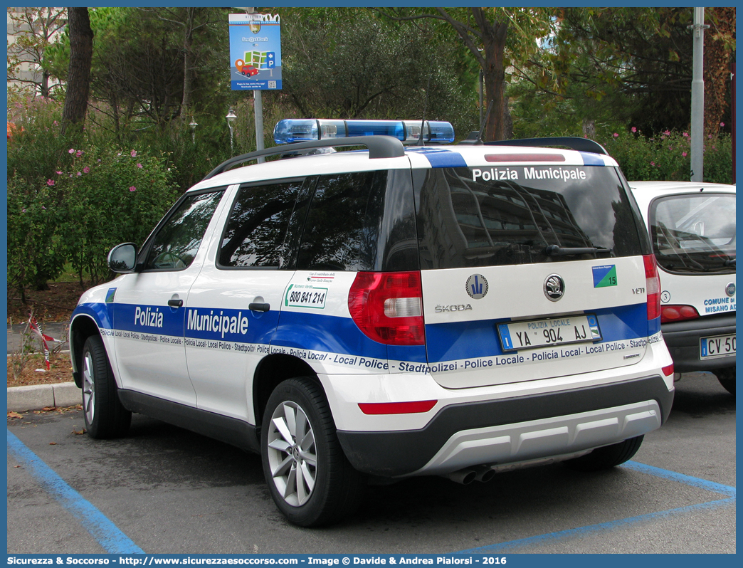 Polizia Locale YA904AJ
Polizia Municipale
Unione Comuni Bassa Reggiana
Skoda Yeti II serie
Allestitore Bertazzoni S.r.l.
Parole chiave: Polizia;Locale;Municipale;Bassa Reggiana;Boretto;Brescello;Gualtieri;Guastalla;Luzzara;Novellara;Poviglio;Reggiolo;Skoda;Yeti;Bertazzoni;YA904AJ;YA 904 AJ