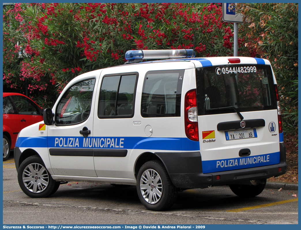 Polizia Locale YA201AB
Polizia Municipale
Comune di Ravenna
Fiat Doblò I serie restyling
Allestitore Focaccia Group S.r.l.
Parole chiave: Polizia;Locale;Municipale;Ravenna;Fiat;Doblo;Doblò;Focaccia;YA201AB;YA 201 AB