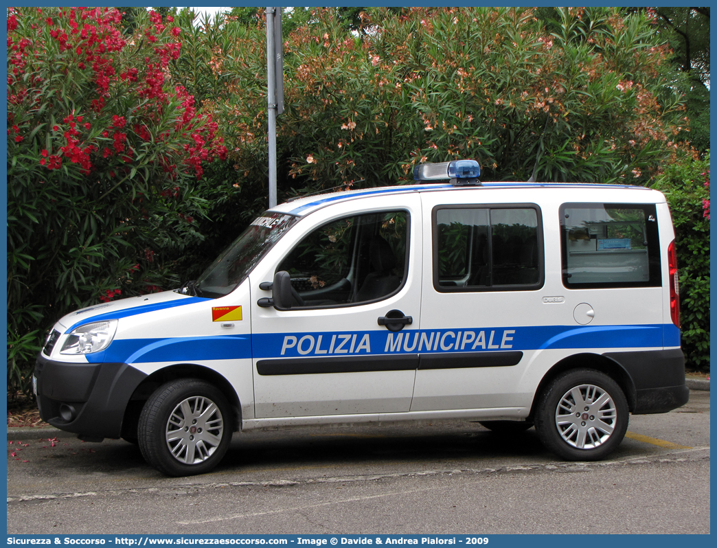 Polizia Locale YA201AB
Polizia Municipale
Comune di Ravenna
Fiat Doblò I serie restyling
Allestitore Focaccia Group S.r.l.
Parole chiave: Polizia;Locale;Municipale;Ravenna;Fiat;Doblo;Doblò;Focaccia;YA201AB;YA 201 AB