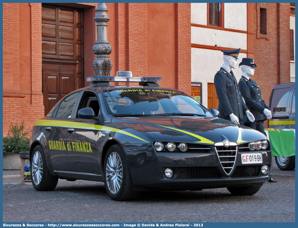 GdiF 019BH
Guardia di Finanza
Alfa Romeo 159
Parole chiave: GdiF;GDF;GF;Guardia;Finanza;Alfa;Romeo;159