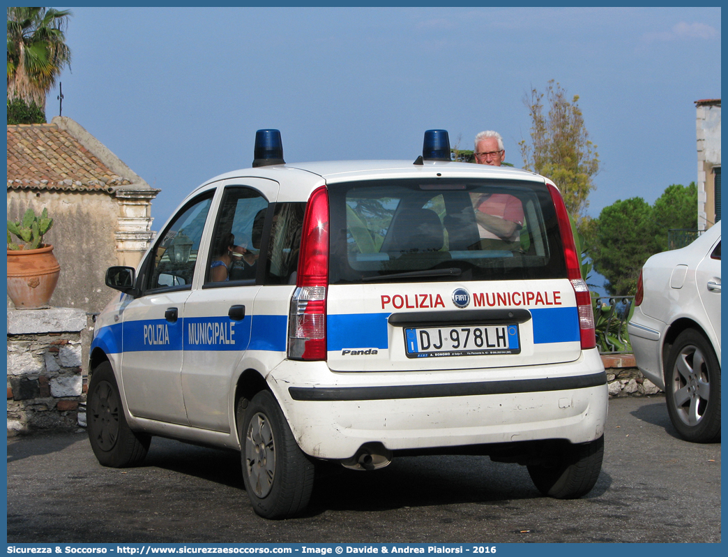 -
Polizia Municipale
Comune di Taormina
Fiat Nuova Panda I serie
Parole chiave: PL;PM;P.L.;P.M.;Polizia;Locale;Municipale;Taormina;Fiat;Nuova Panda