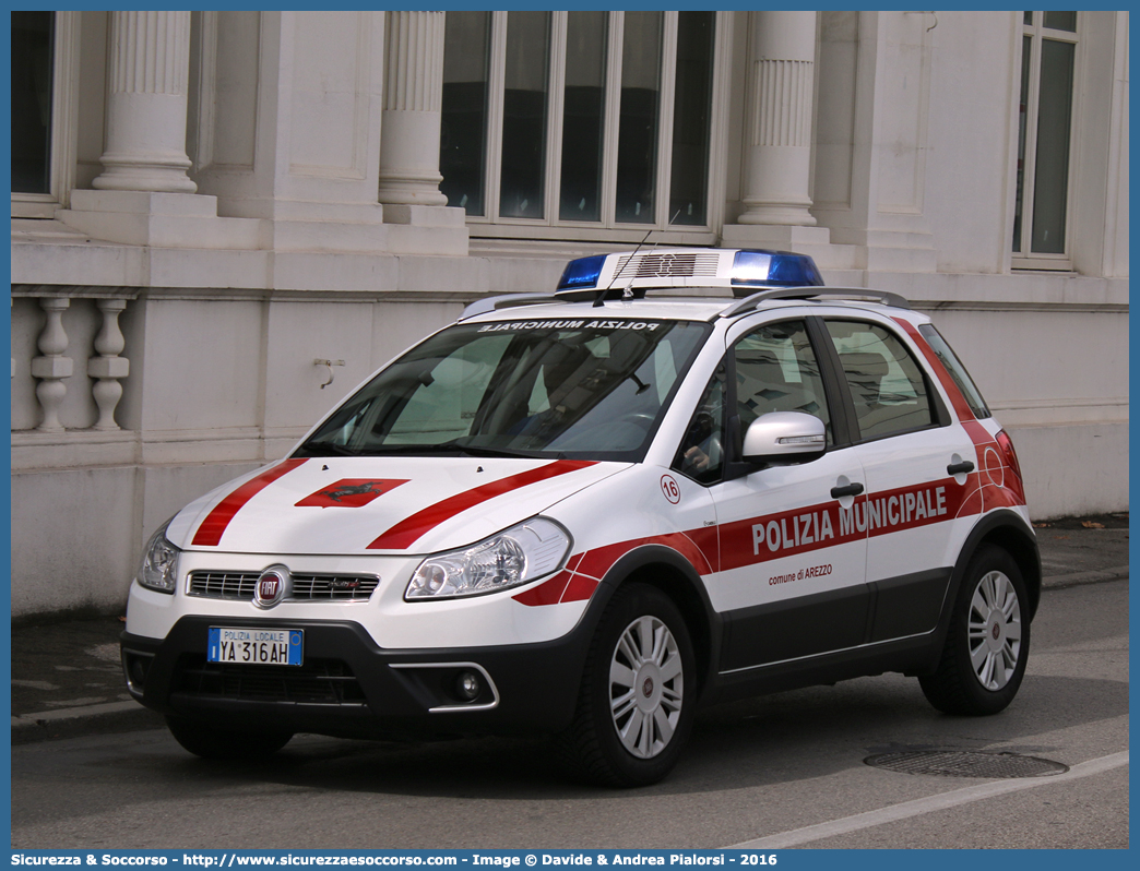 Comune di Arezzo Polizia Locale YA316AH Album Foto